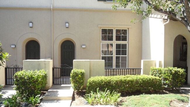 Building Photo - 33 Bonsall