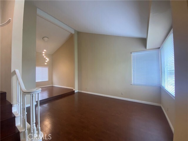 Foto del edificio - 3576 Hawkwood Rd