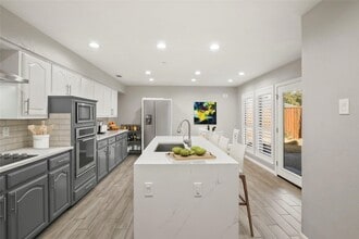 6019 Yellow Rock Trail