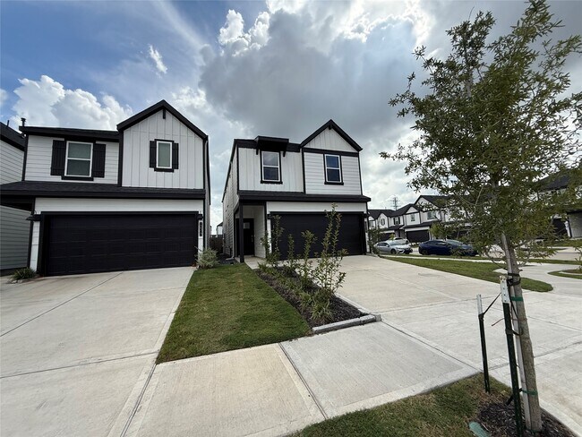 Foto del edificio - 12319 Maria Heights Ct