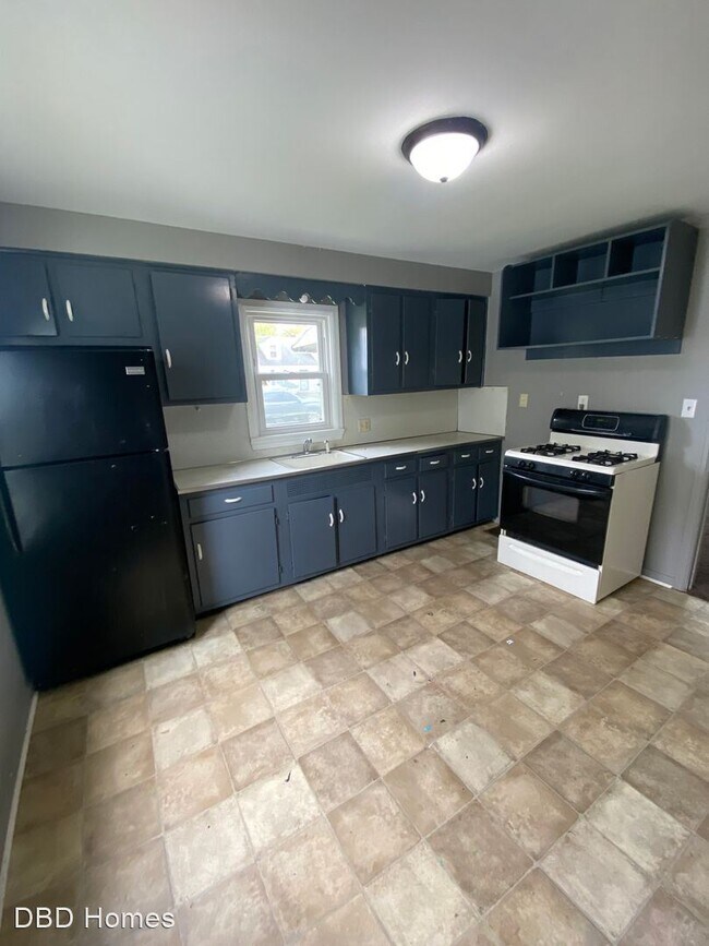 Building Photo - 3 br, 1 bath House - 4030 South Park Dr