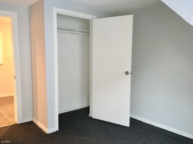 Building Photo - 70 Admiral St