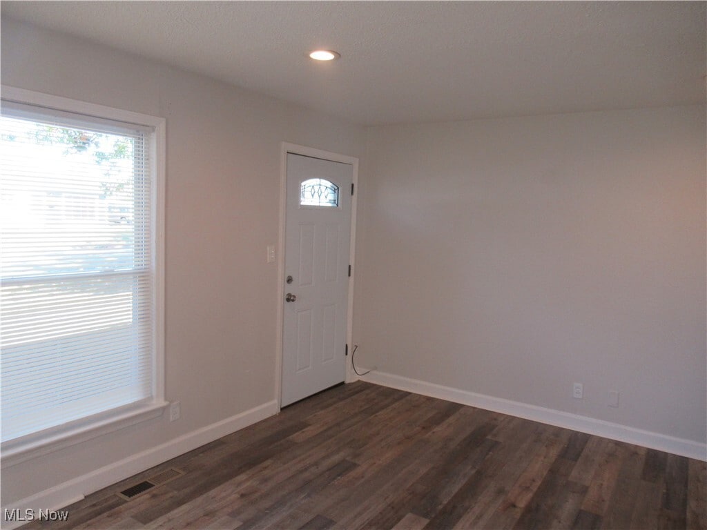 12009 Summerland Ave Cleveland, OH 44111 – photo 4