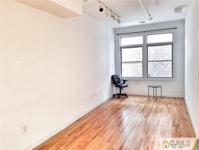 Building Photo - 378a George St
