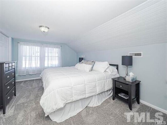 Foto del edificio - 113 Urban Drive - Bev Roberts Rentals and ...