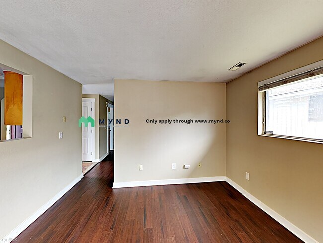 Building Photo - 3 br, 1 bath House - 4814 S 49th St