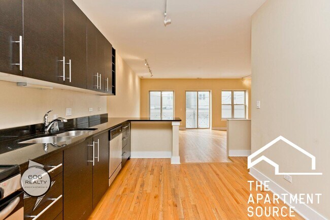 Foto del edificio - 2523 N Sacramento Ave