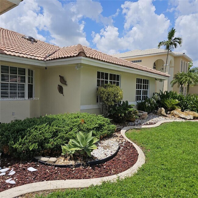 Building Photo - 11240 SW 156th Ave