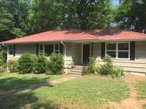 Building Photo - 136 Grandview Dr