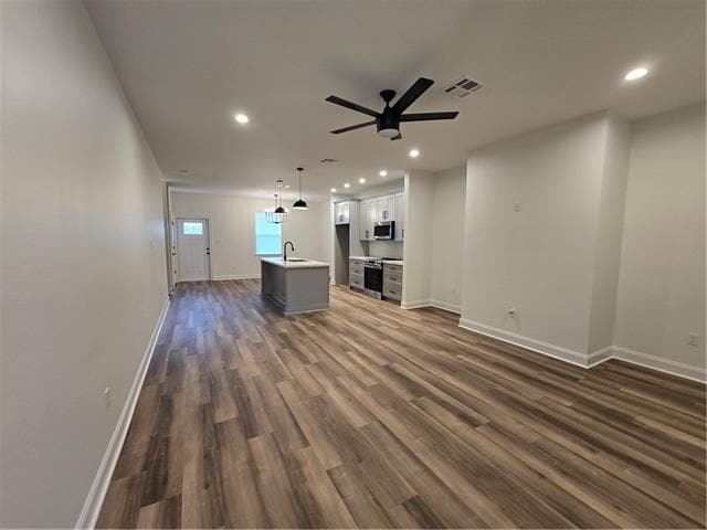 Foto del edificio - 99 Carolyn Dr