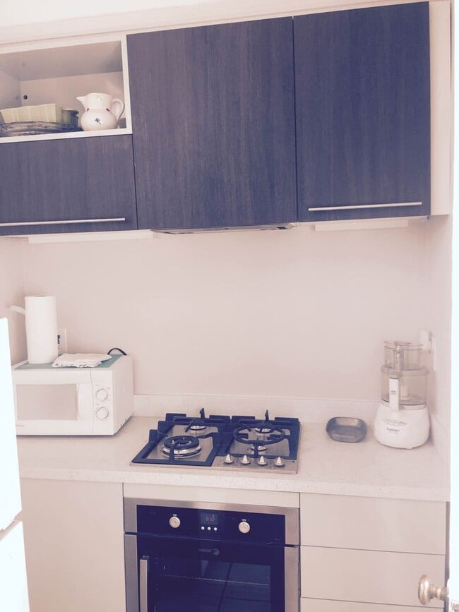 Photo - 128 N 10th St Apartments