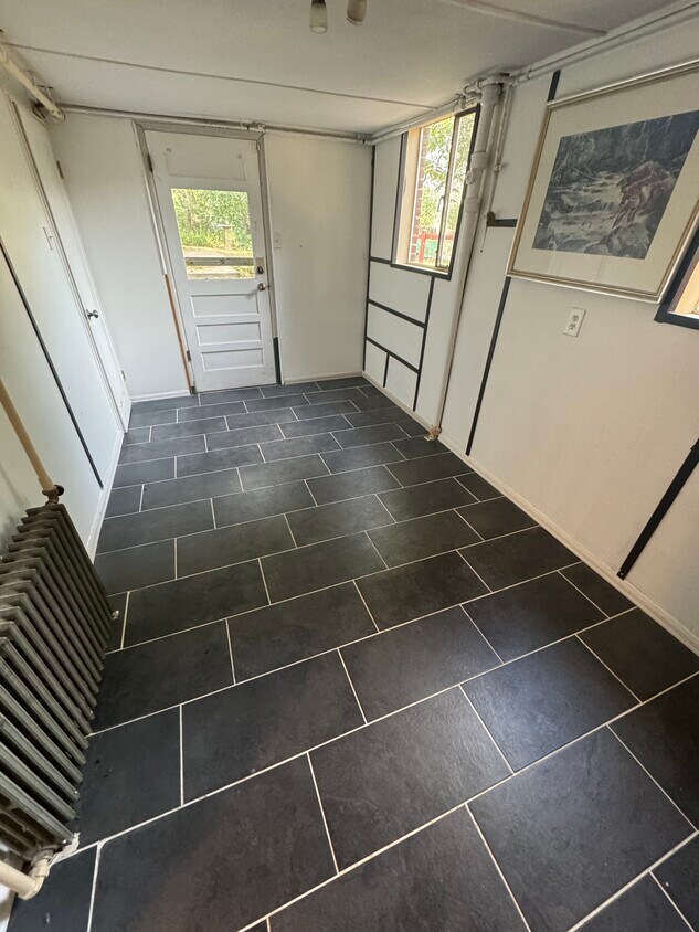 Mud Room Garden Entry - 4025 Dover St