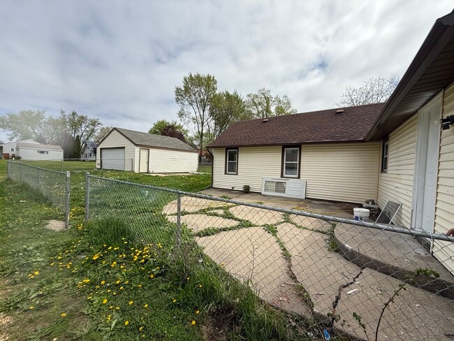 Building Photo - 4425 Kennett Ave