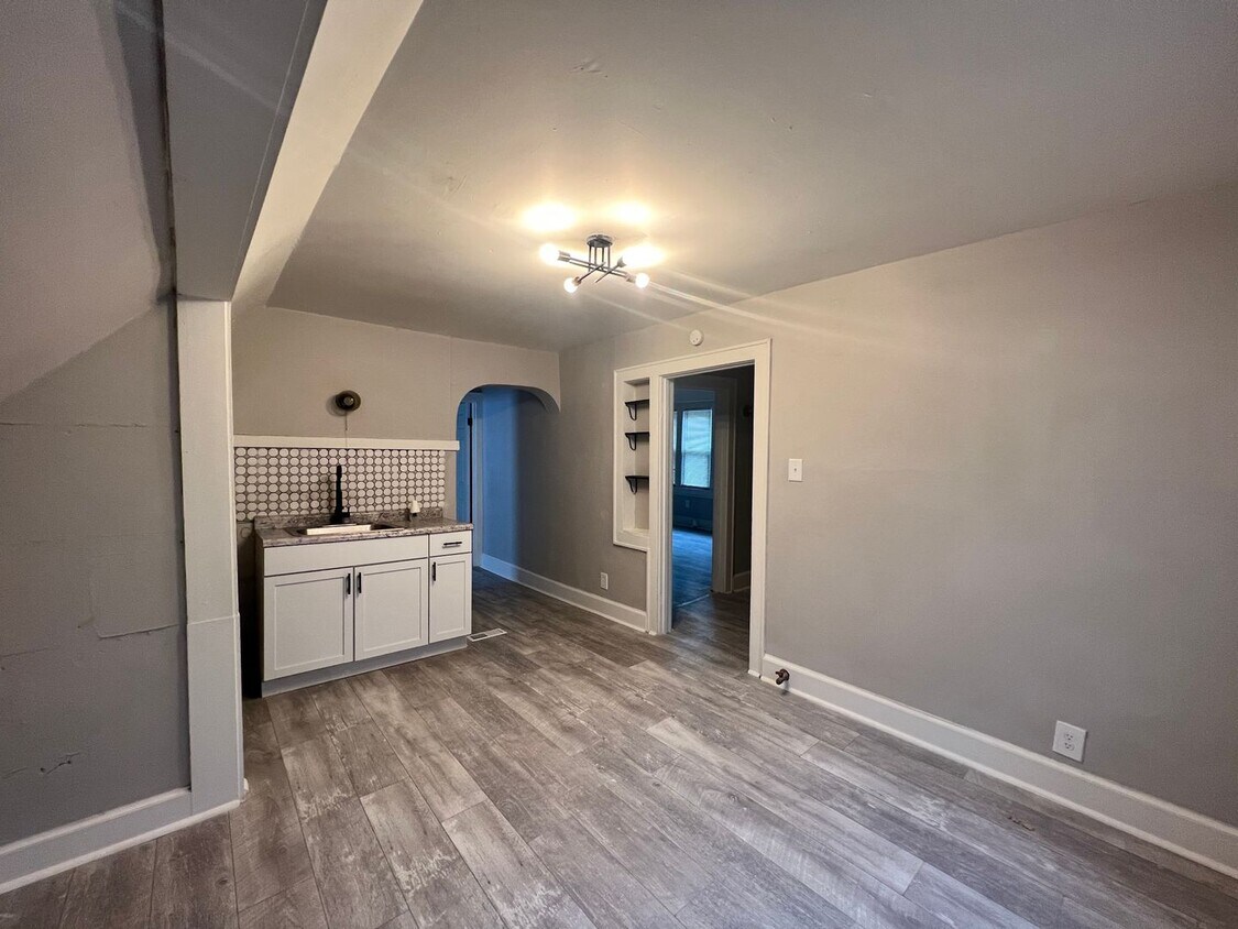 Foto principal - 2484 W Chambers St