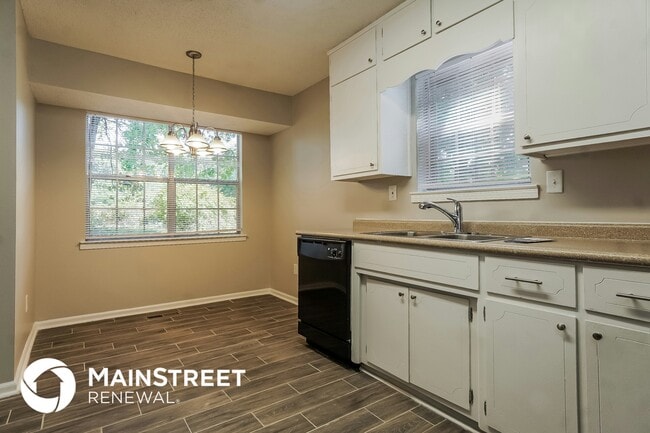 Foto del edificio - 1299 Glenridge Ln