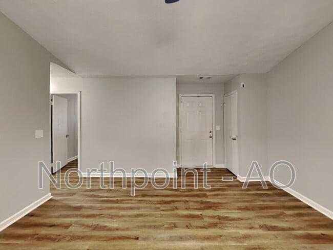 Building Photo - 175 Mountain View Cir