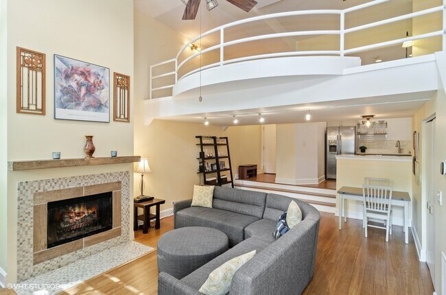 Foto del edificio - 1660 N Hudson Ave