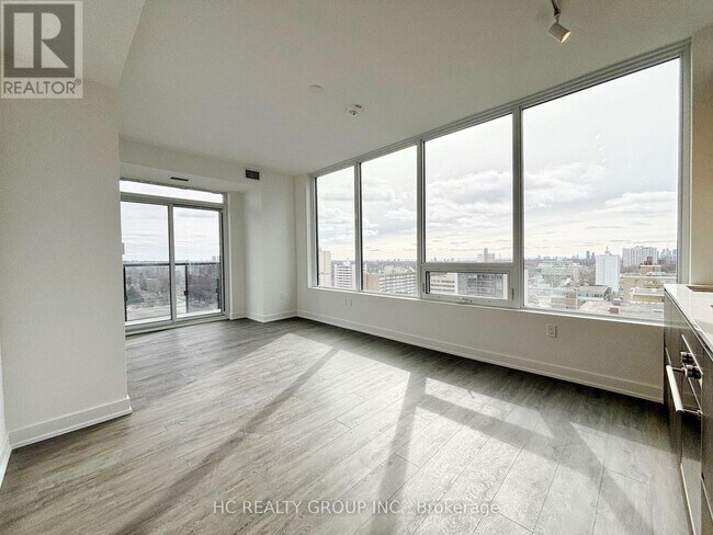 Photo du bâtiment - 127 Broadway Ave