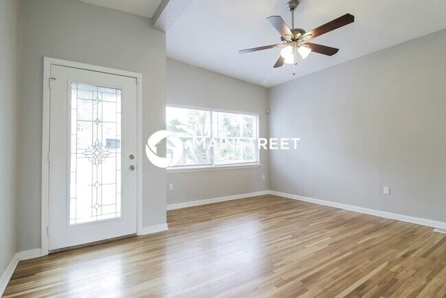 Foto del edificio - 3 Bedroom Pet-Friendly Home in Orlando, FL with Main Street Renewal
