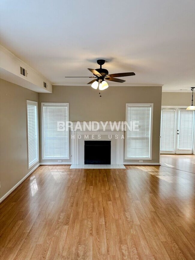 Foto del edificio - MOVE IN BY MAY 24TH AND RECEIVE $1000 OFF ...