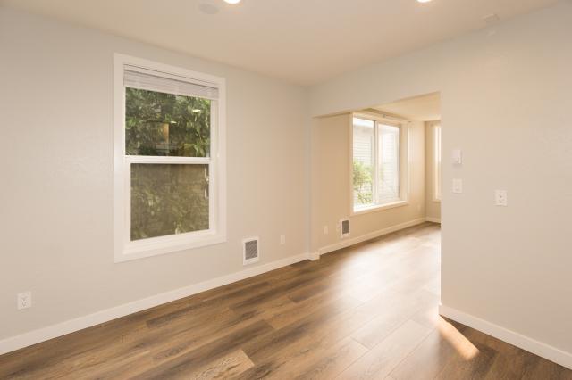 Building Photo - 1 bedroom in Seattle WA 98109