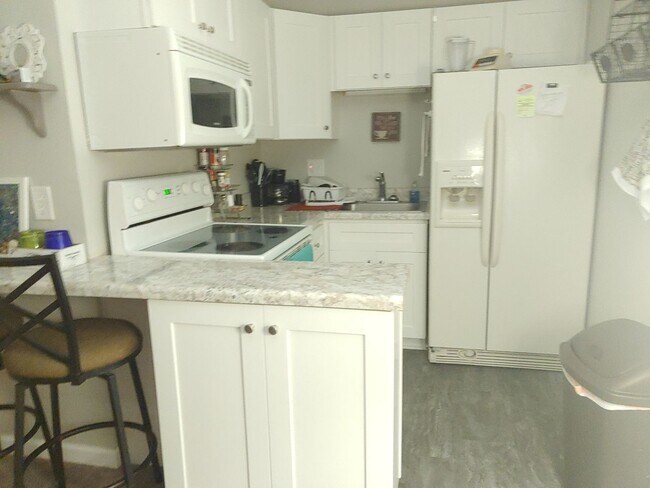 Foto del edificio - Furnished Cute Oceanfront Condo- On the Be...