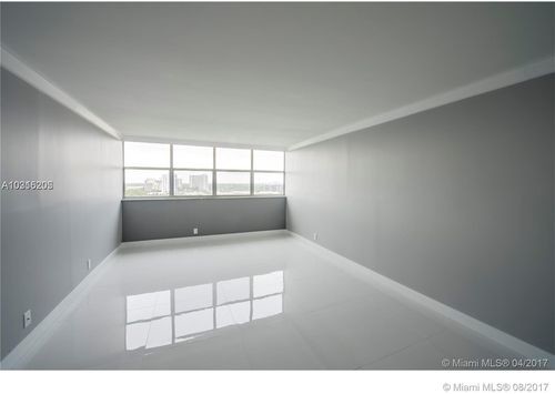 Building Photo - 100 Golden Isles Dr