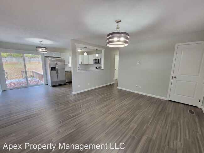 Building Photo - 3 br, 1.5 bath House - 328 Fox Road