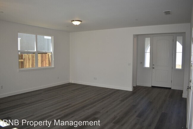 Foto del edificio - 4 br, 2.5 bath House - 4449 Sierra Pine Way