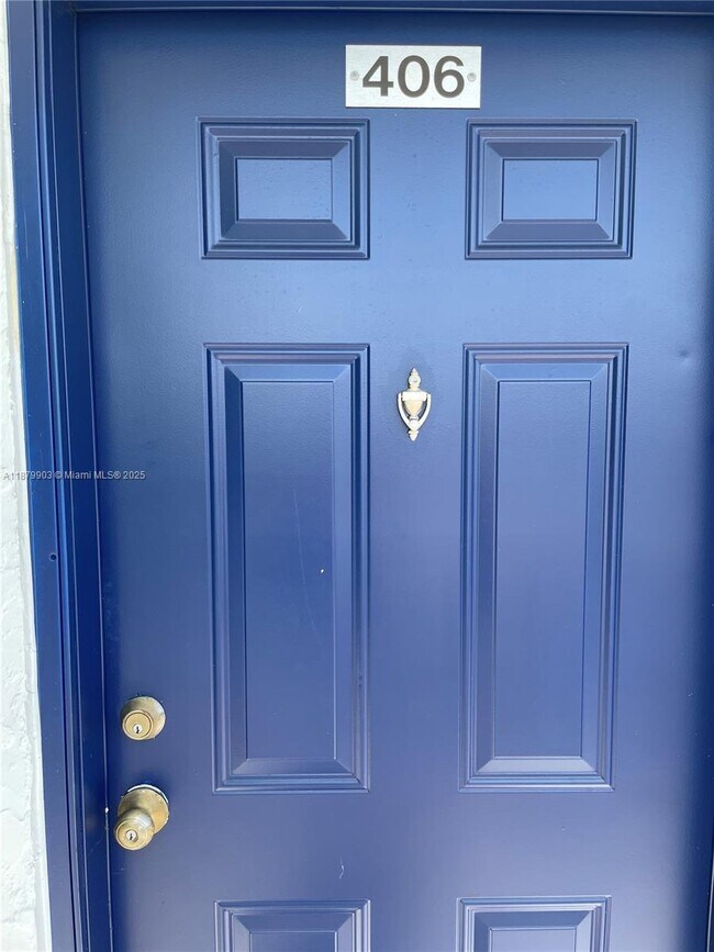 Foto del edificio - 8610 N Sherman Cir