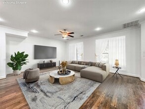 Building Photo - 717 Via Lago Dr