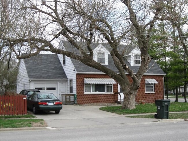 Building Photo - 703 16th St