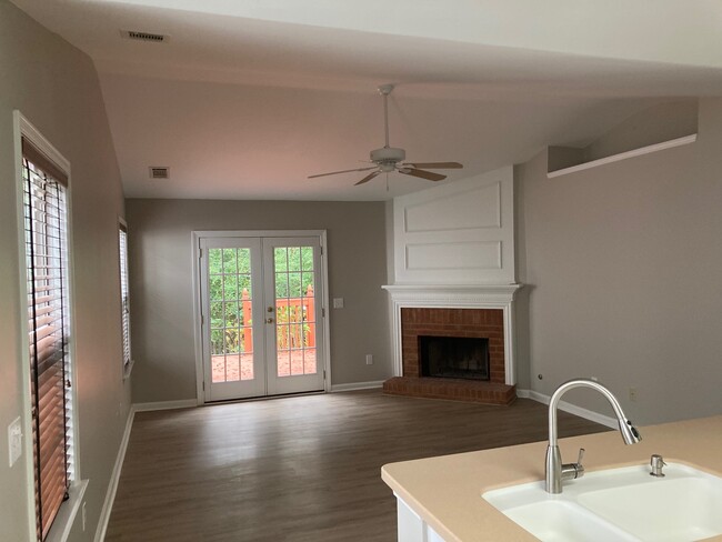 Building Photo - 2328 Leacroft Way