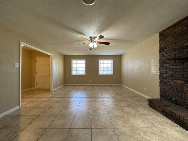 Foto del edificio - * Move-In Special * Beautiful 3 Bed, 2 Bat...