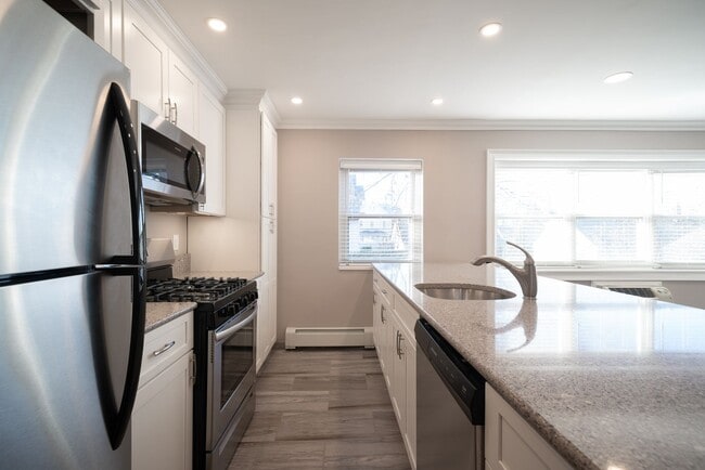 Interior Photo - Hickory Manor: In-Unit Washer & Dryer, Heat, Water & Gas Included, Fitness Center, Sauna, and Bar...