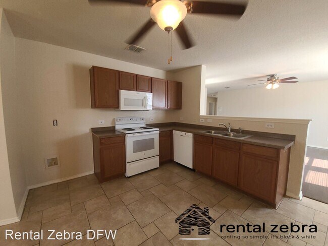 Foto del edificio - 4 br, 2 bath House - 12200 Shine Ave