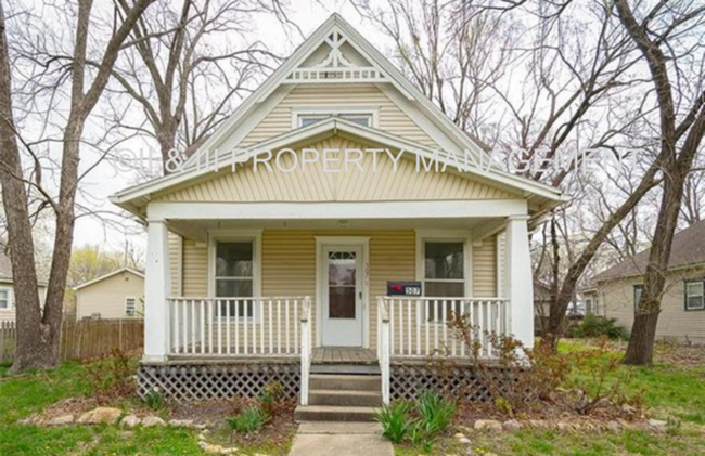 Building Photo - 507 S Ash St, Ottawa, KS 66067