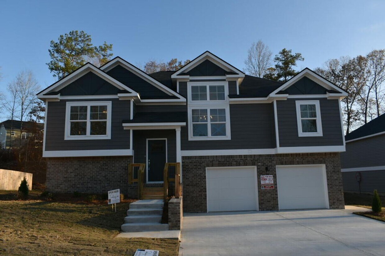 Primary Photo - 3 Bedroom 2.5 Bath Rental in Hixson