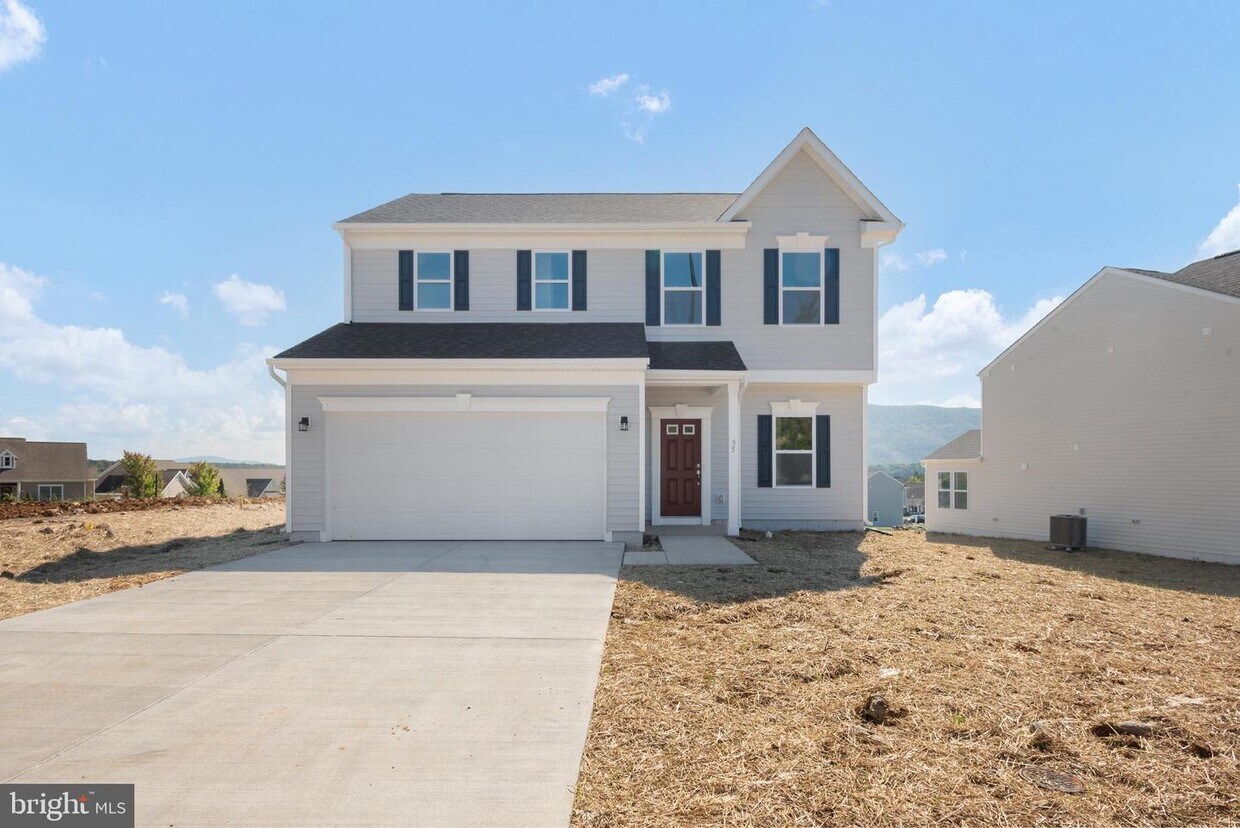 35 Signal Knob Cottage Dr, Strasburg, VA 22657 House Rental in