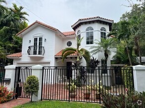 Building Photo - 4110 Pamona Ave