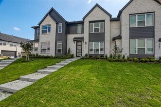 Building Photo - 2553 Huxley Mews