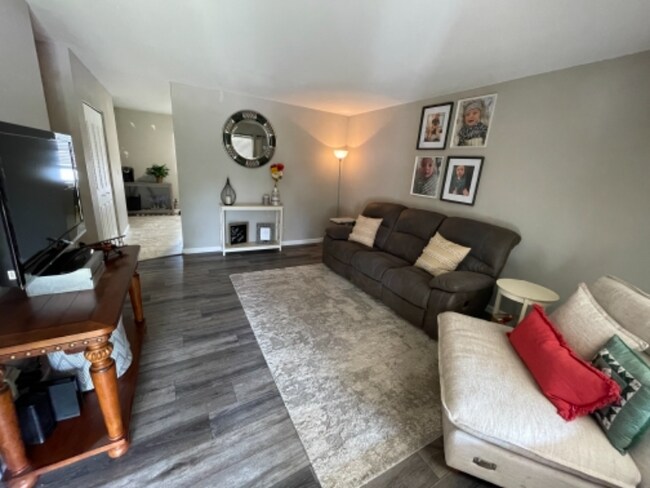 Foto del edificio - 1626 Landmark Dr