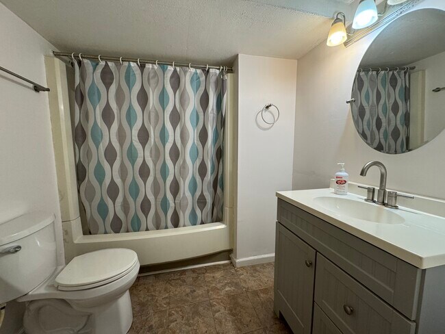 Baño - 1316 Hampton St