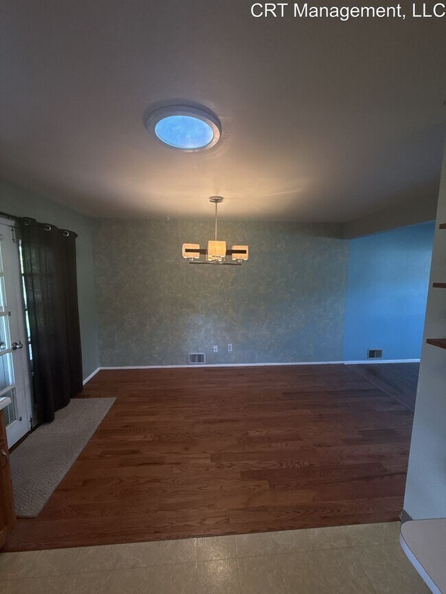 Building Photo - Beautiful 3 Bed 2.5 Single Family Home in ...