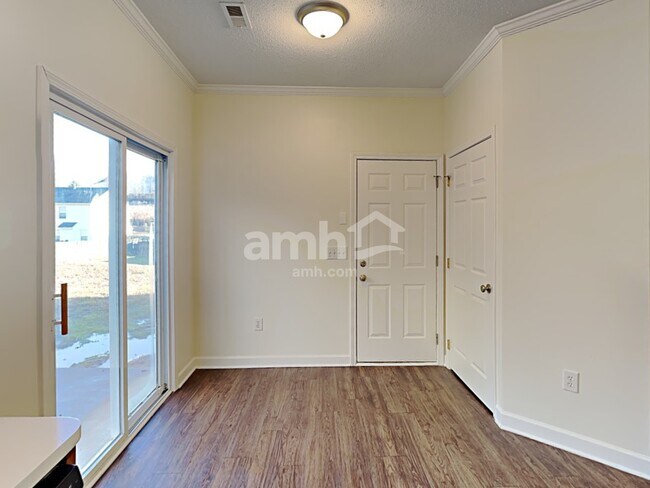 Foto del edificio - 6116 Firethorne Ln