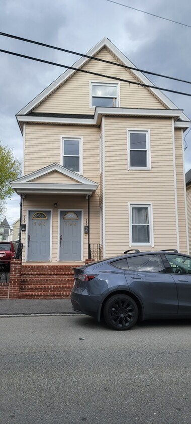 Primary Photo - 194 Concord St
