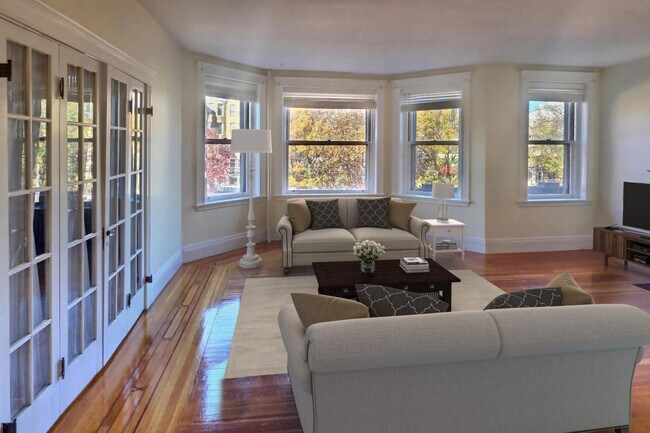 Foto del edificio - 1033 Beacon St