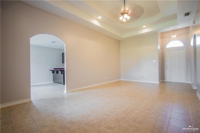 Building Photo - 4612 Sandpiper Ave