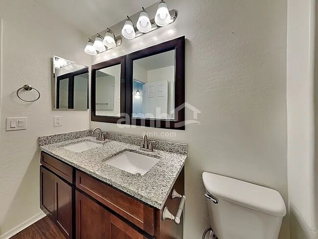 Foto del edificio - 7825 S 73rd Ln