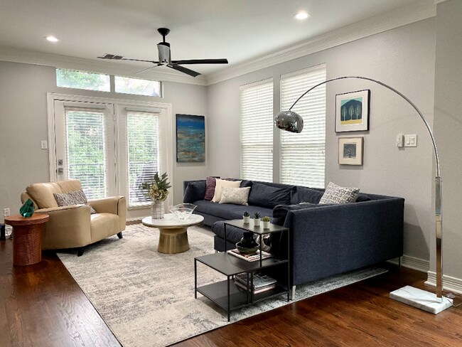 Photo - 2814 State St Townhome